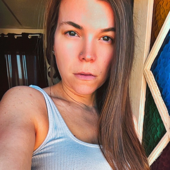 Meet your Posher, Cara - Picture 1 of 1